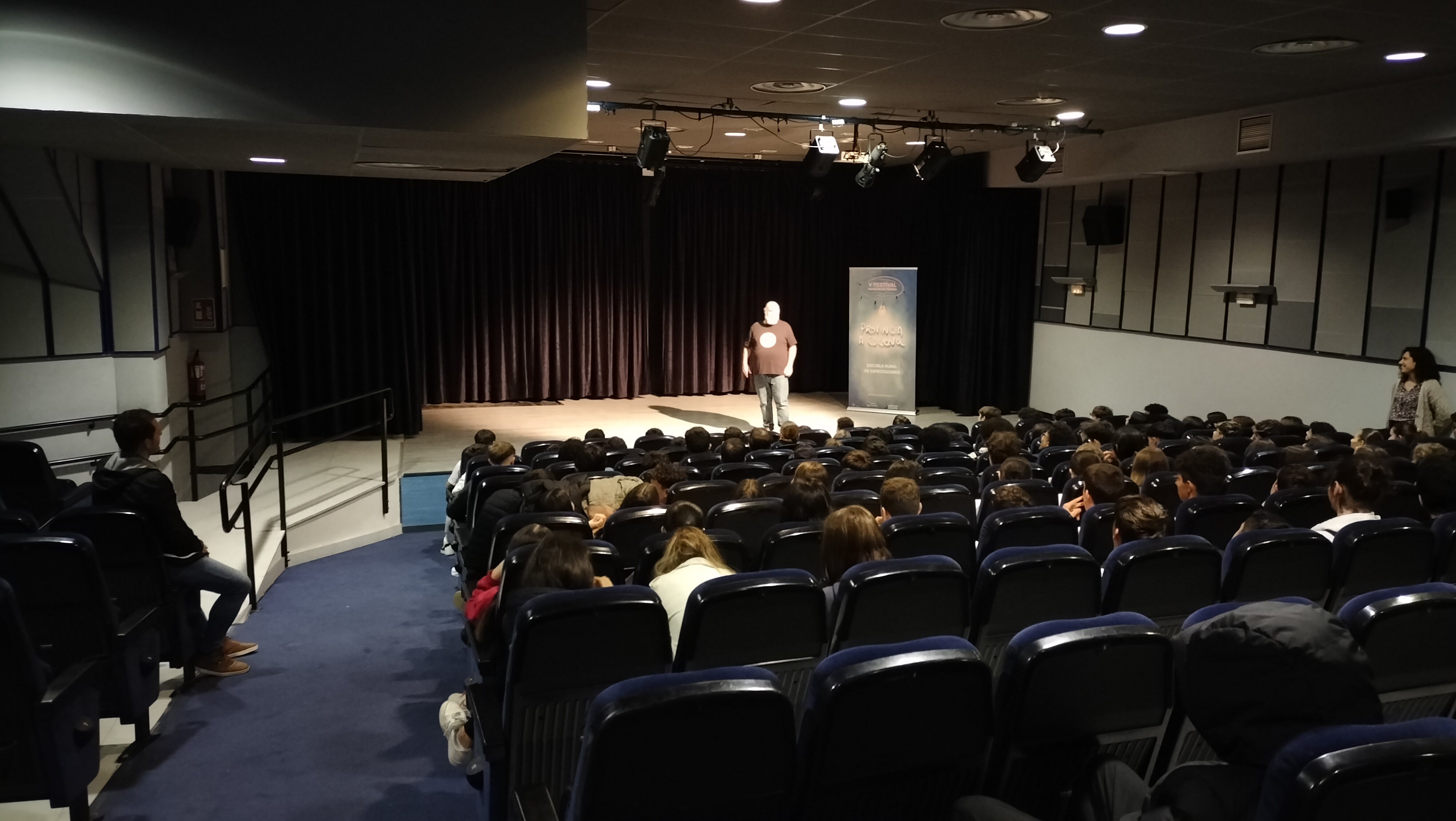 Teatro provincial: El beso 